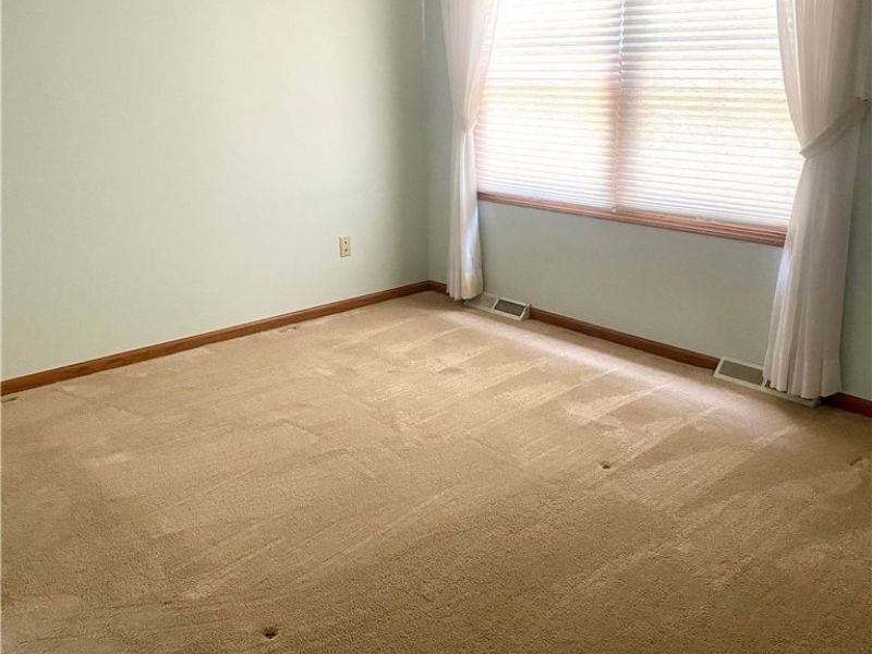 104 Waters Edge Drive, Elyria, OH 44035 Photo 7