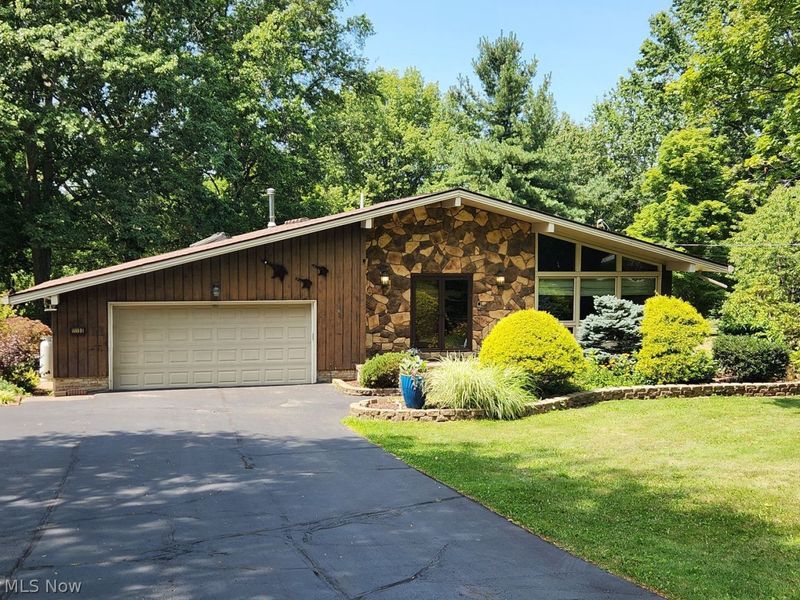 11190 W Walnut Ridge Road, Chesterland, OH 44026 Photo 1