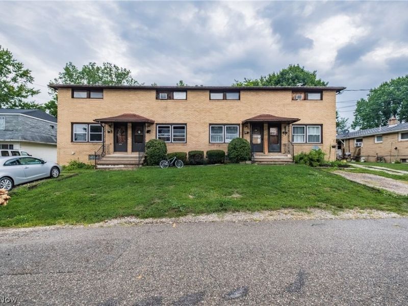 211 Clara Court, Louisville, OH 44641 Photo 1
