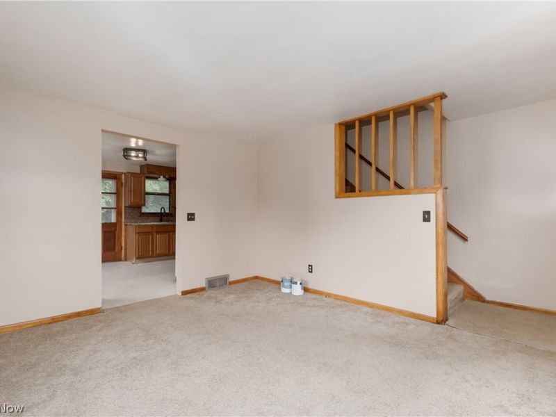 211 Clara Court, Louisville, OH 44641 Photo 4