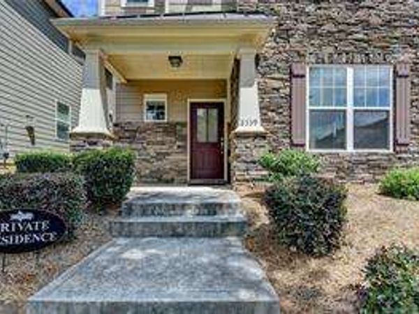 2339 Village Grove Drive, Suwanee, GA 30024