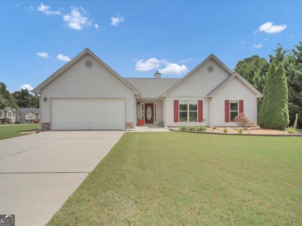 1411 Silvergate Way, Winder, GA 30680