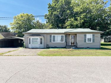 202 Harold King Dr , Benton, KY 42025