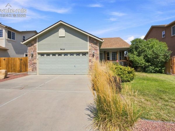 7425 Twin Valley Terrace, Colorado Springs, CO 80925