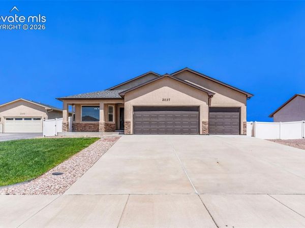 2037 Kingbird Court, Pueblo, CO 81008