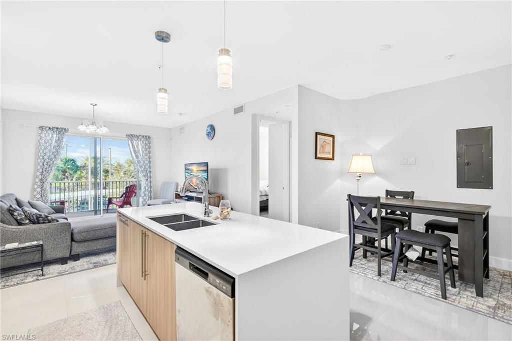 15901 Royal Pointe Ln, Unit 202, Fort Myers, FL 33908 Photo