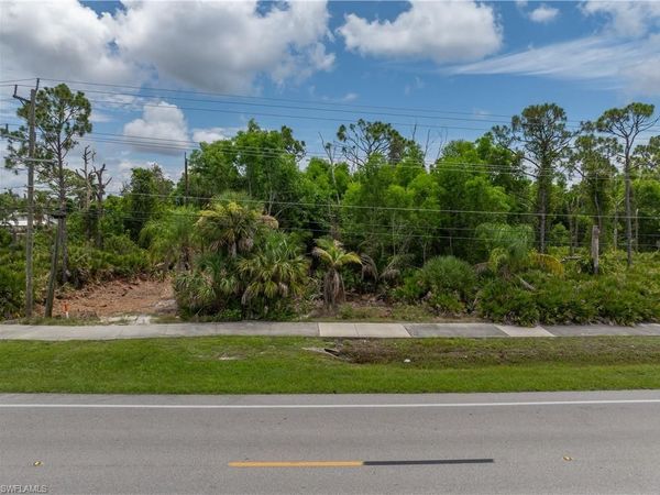 5750 Stringfellow RD , OTHER, FL 33956
