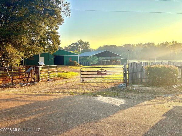 253 W Petros Road, Pearl, MS 39208