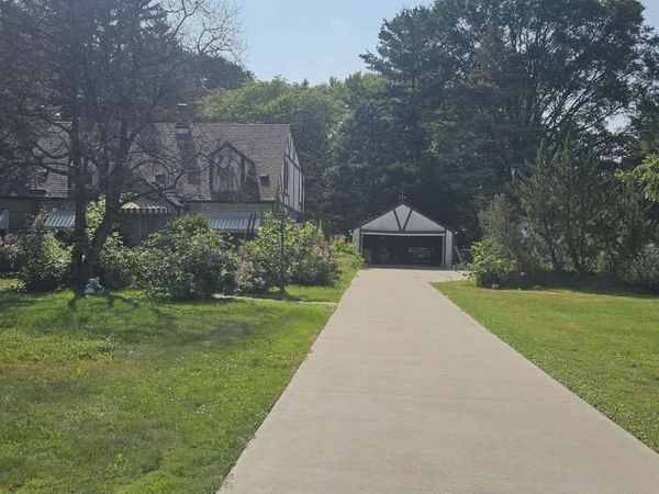 571 Century Avenue N, Maplewood, MN 55119