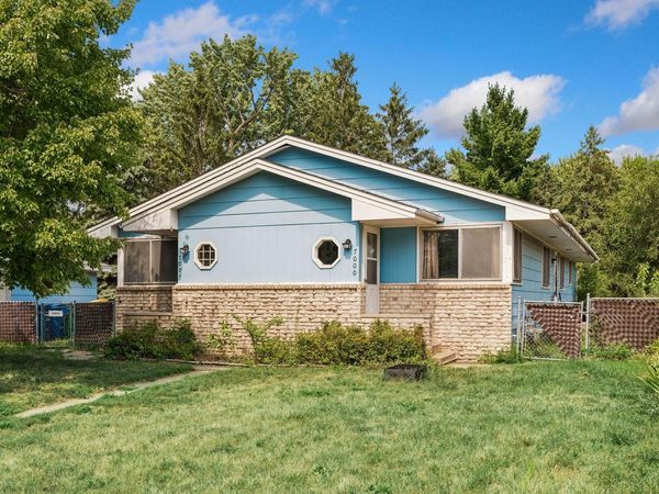 7004 74 1/2 Avenue N, Brooklyn Park, MN 55428