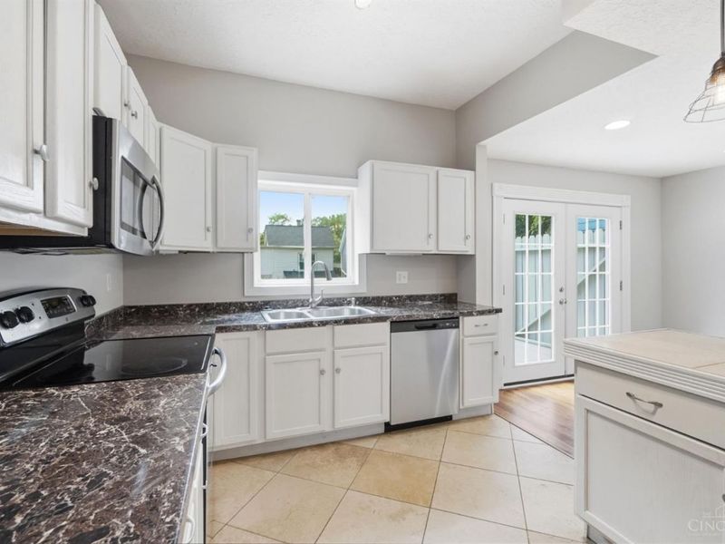 3619 Woodbridge Place, Cincinnati, OH 45226 Photo 9