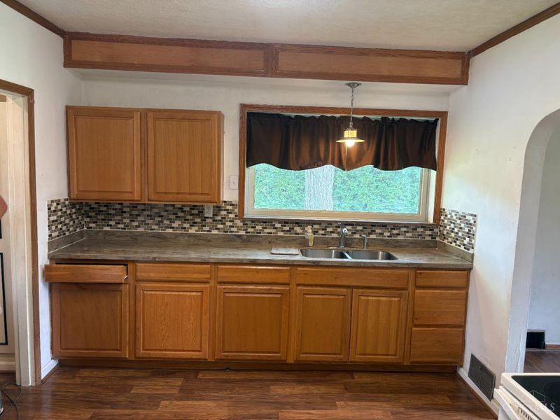 7031 Brantford Road, Butler Twp, OH 45414 Photo 12