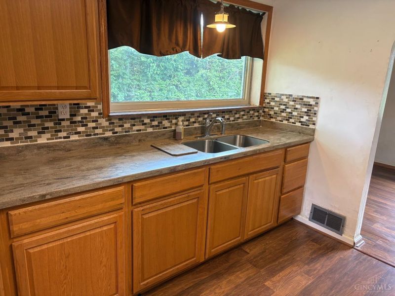 7031 Brantford Road, Butler Twp, OH 45414 Photo 13
