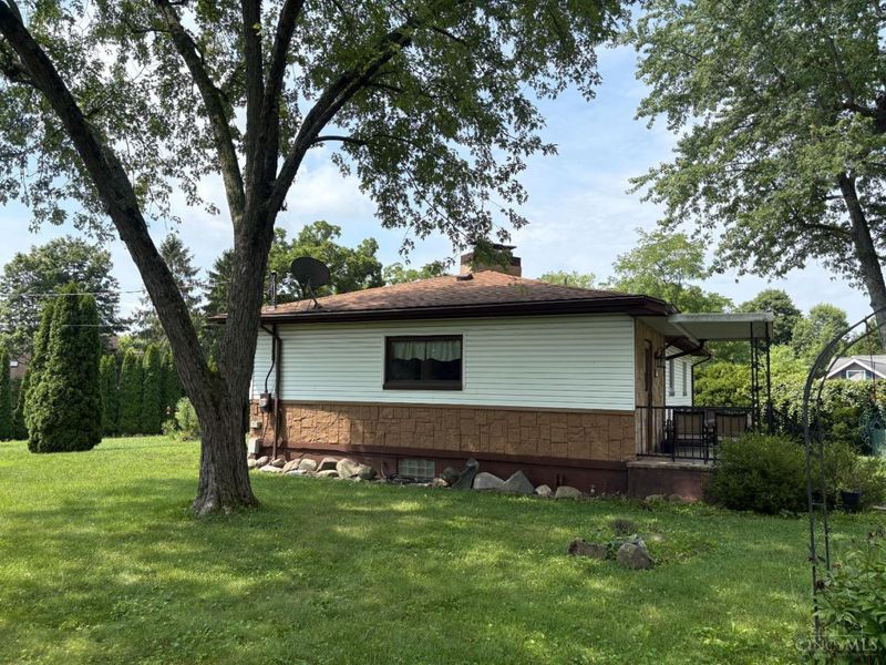 7031 Brantford Road, Butler Twp, OH 45414 Photo 3