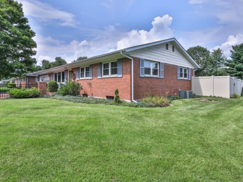 1695 Hillcrest Avenue, Union Twp, OH 45177 Photo 2