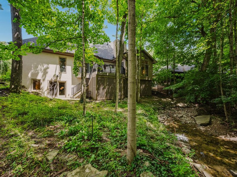 4245 Westleton Court , Columbus, OH 43221 Photo 2