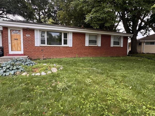 921 W Theresa LANE, Glendale, WI 53209