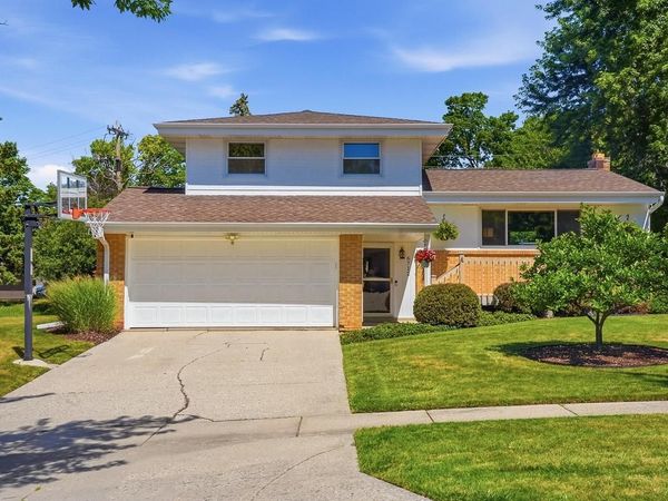 6712 Manchester DRIVE, Greendale, WI 53129