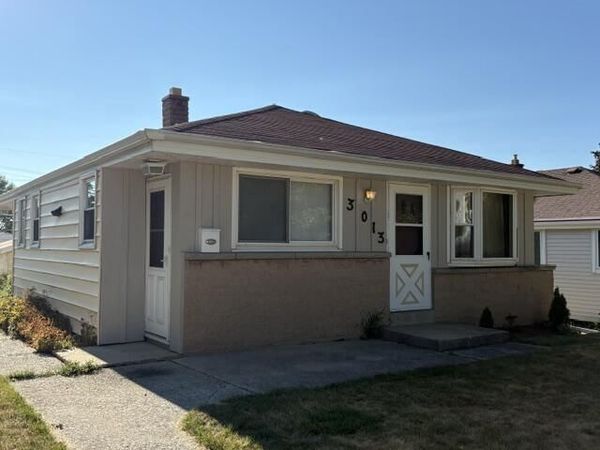 3013 S 95th STREET, West Allis, WI 53227