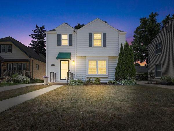 1019 Glenview AVENUE, Wauwatosa, WI 53213
