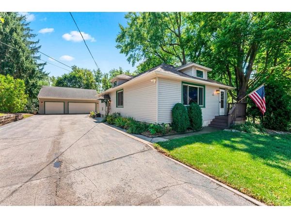 N52W35379 W Lake DRIVE, Oconomowoc, WI 53066