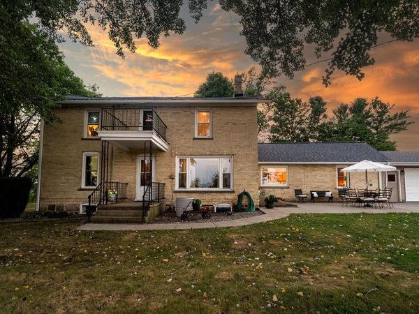 W1554 North Side DRIVE, Oconomowoc, WI 53066