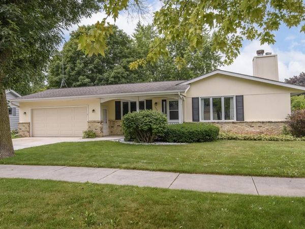 1527 N Holden STREET, Port Washington, WI 53074