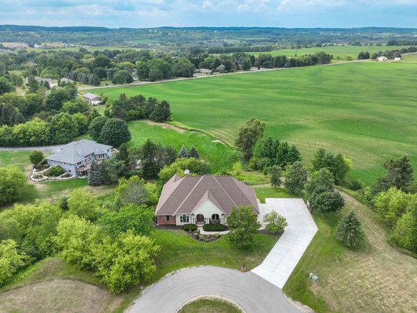 W6178 Oak Vista LANE, Plymouth, WI 53073