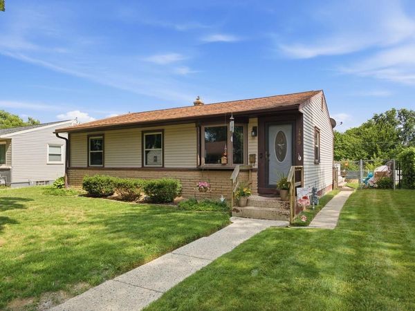 7849 W Herbert AVENUE, Milwaukee, WI 53218
