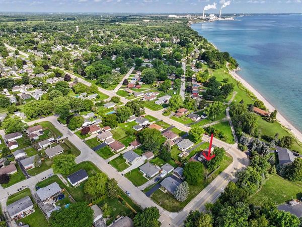 2115 6 Mile ROAD, Racine, WI 53402