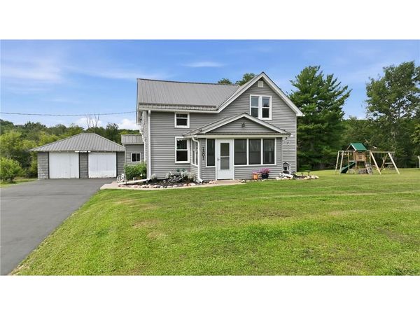 1301 E Laneville Avenue, Durand, WI 54736