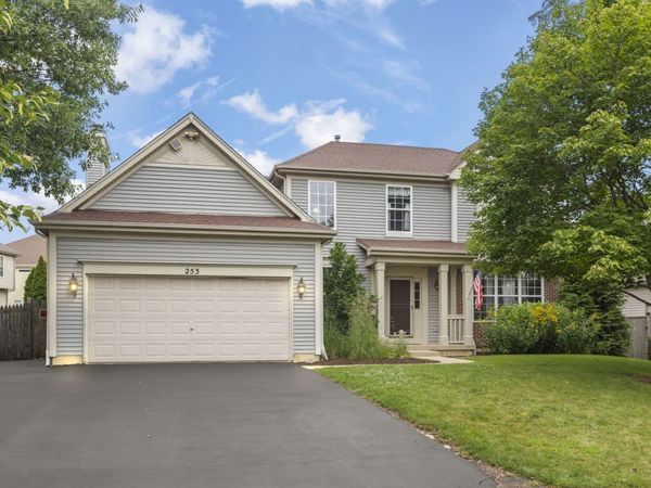 253 Carlton Mews Court , Sugar Grove, IL 60554