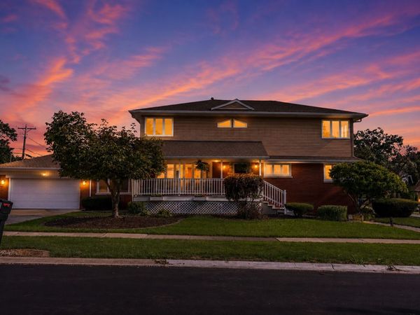 8336 W 94th Street , Hickory Hills, IL 60457
