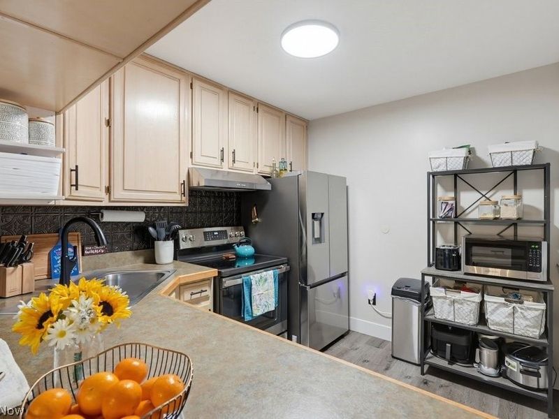 2891 Heatherwood Court , Stow, OH 44224 Photo 9