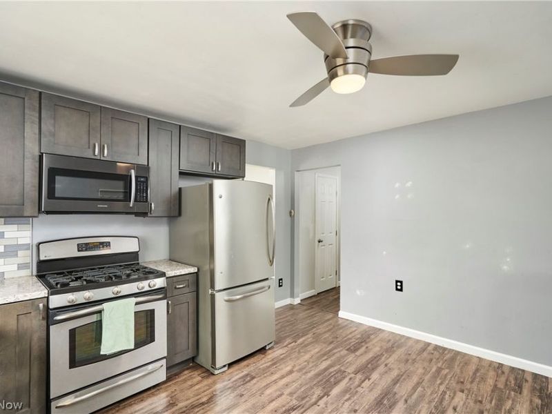 3261 Dewalt Drive , Akron, OH 44312 Photo 3