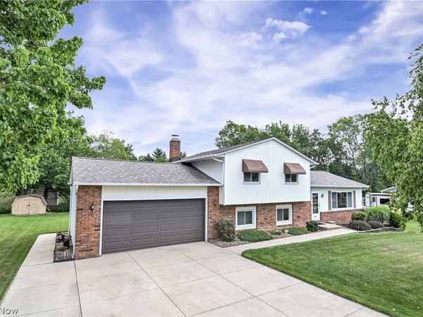 8123 Stuart Court , North Royalton, OH 44133