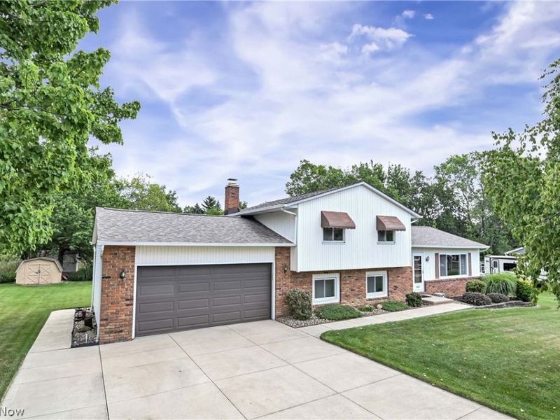 8123 Stuart Court, North Royalton, OH 44133 Photo 1