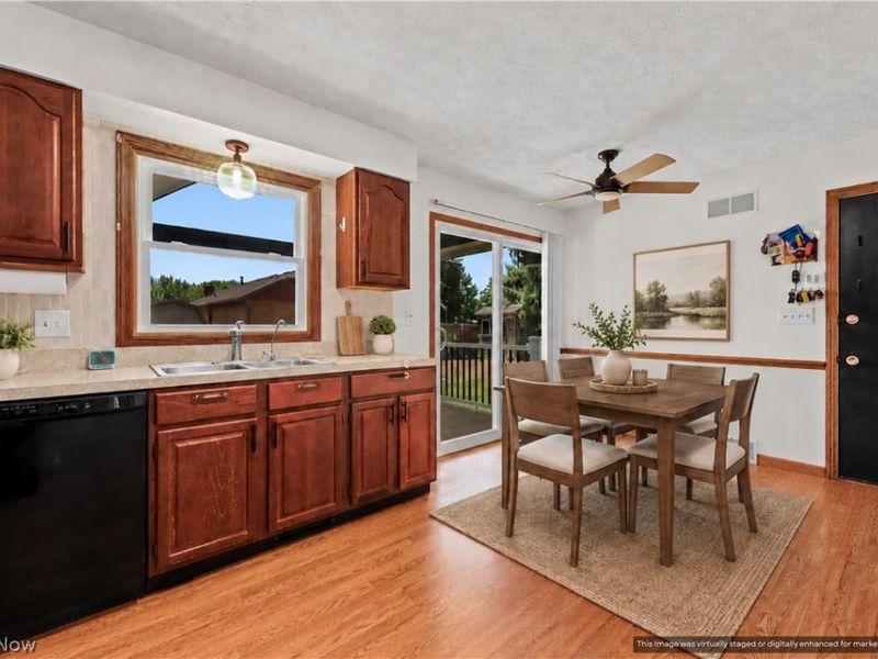 1524 Hightower Drive , Uniontown, OH 44685 Photo 10