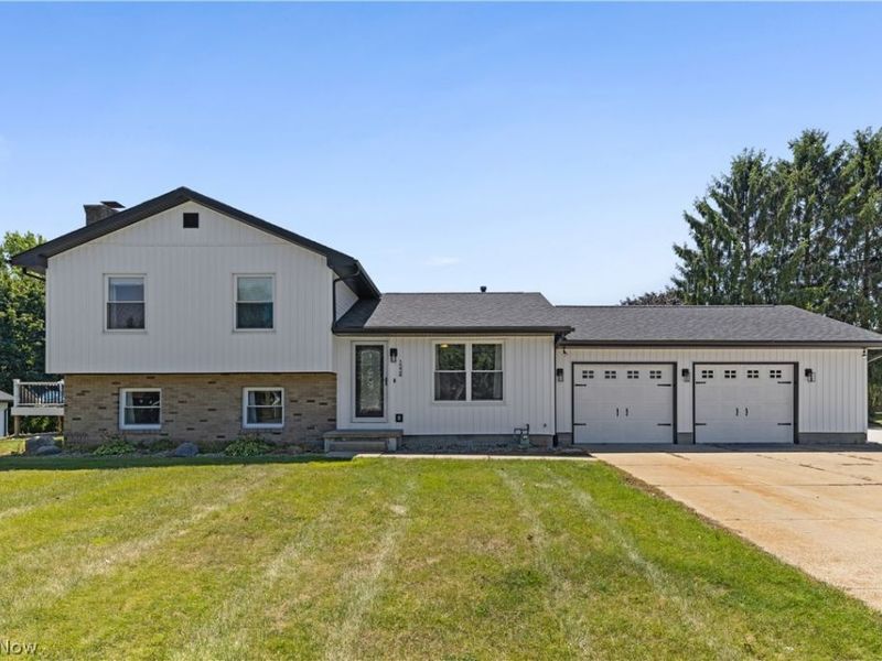 1524 Hightower Drive , Uniontown, OH 44685 Photo 2