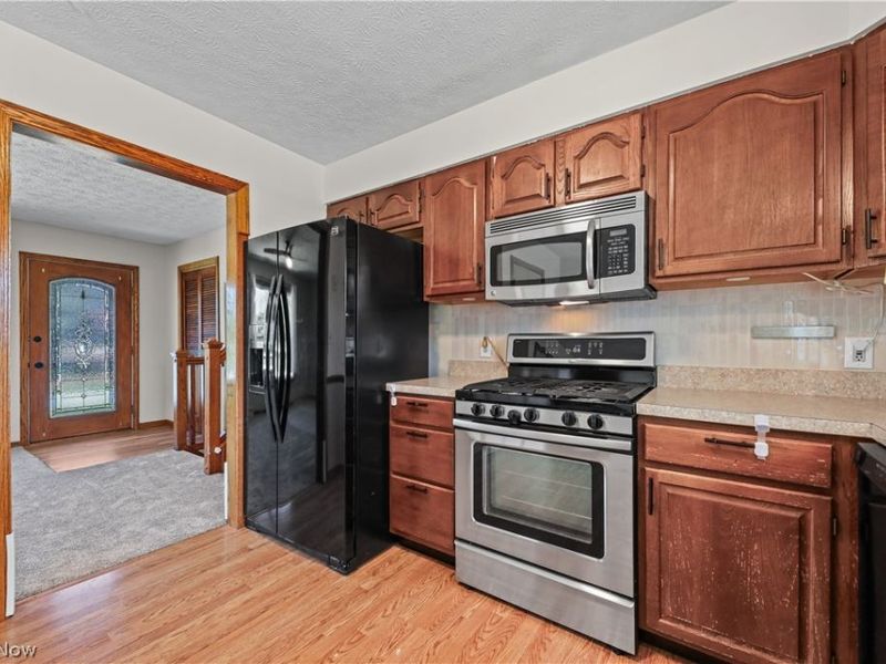 1524 Hightower Drive , Uniontown, OH 44685 Photo 7