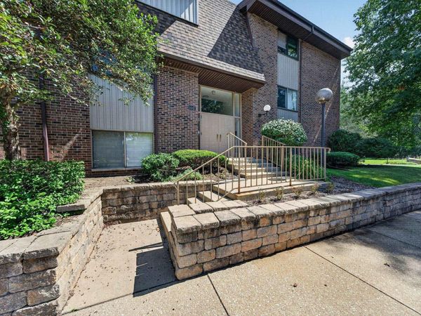 1447 Wildflower Way, Unit 204, South Bend, IN 46617