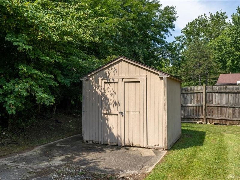 4900 Seville Drive, Englewood, OH 45322 Photo 25