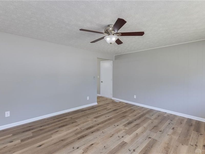 4900 Seville Drive, Englewood, OH 45322 Photo 3