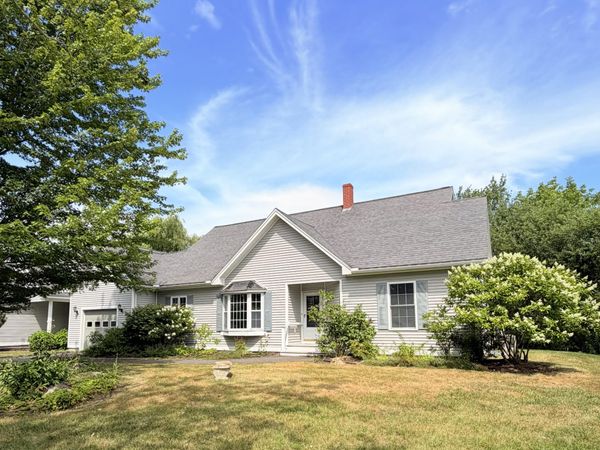 30 Schooner Drive, Rockland, ME 04841