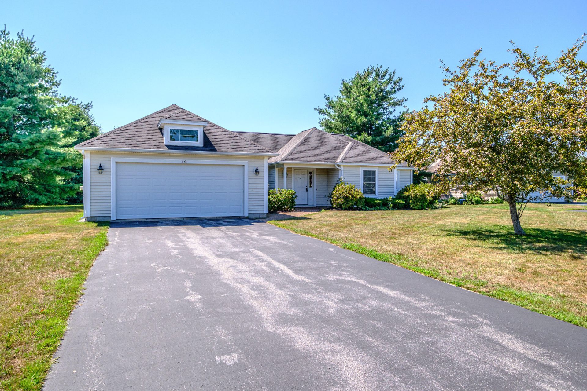 19 Mulberry Lane, Scarborough, ME 04074 Main Photo