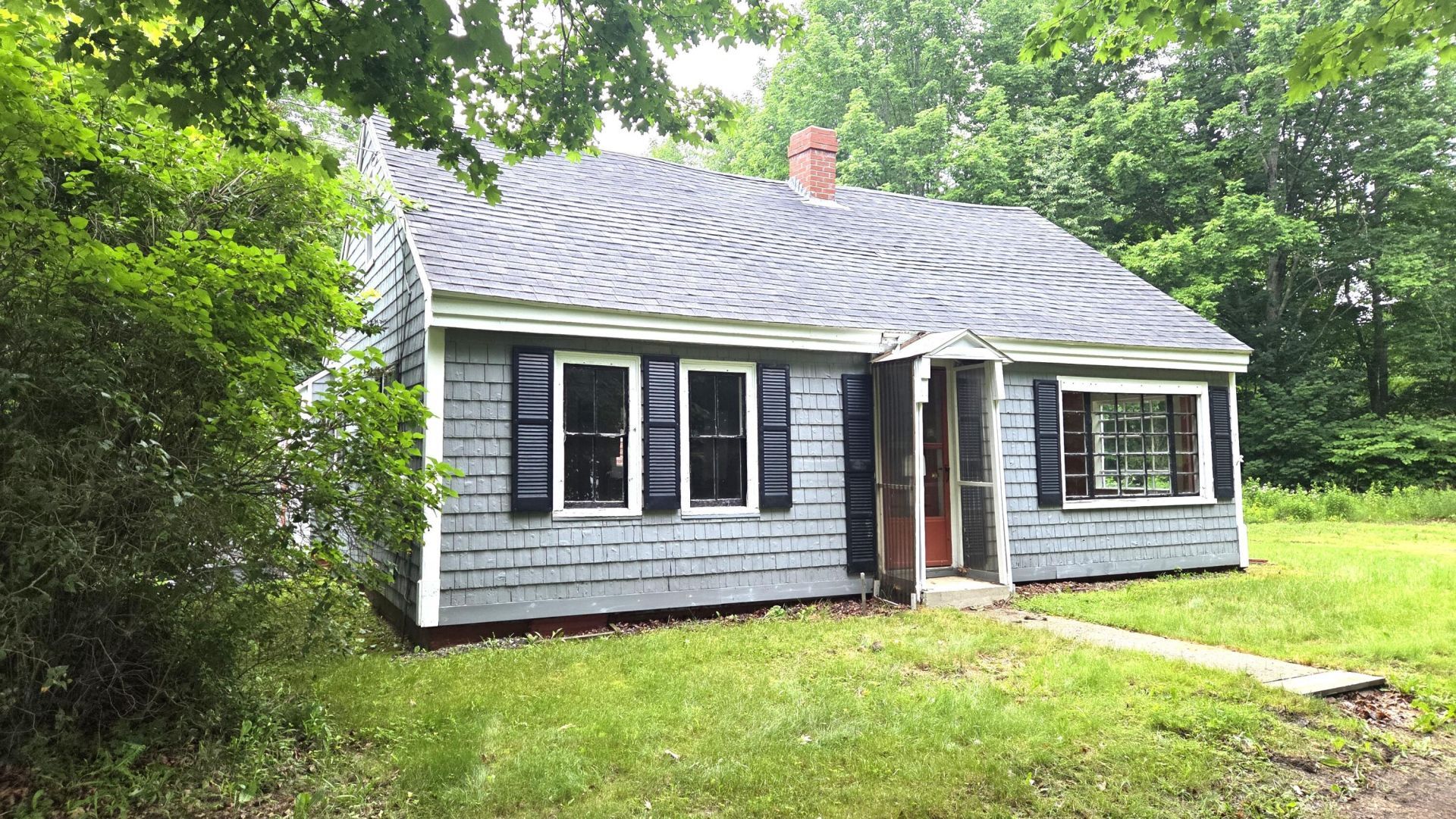 10 Mayo Road, Hampden, ME 04444 Main Photo