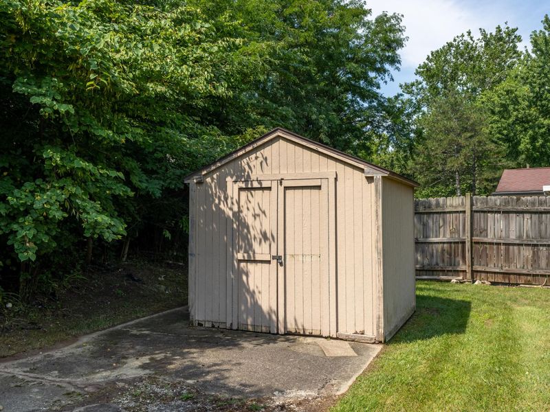 4900 Seville Drive, Englewood, OH 45322 Photo 24