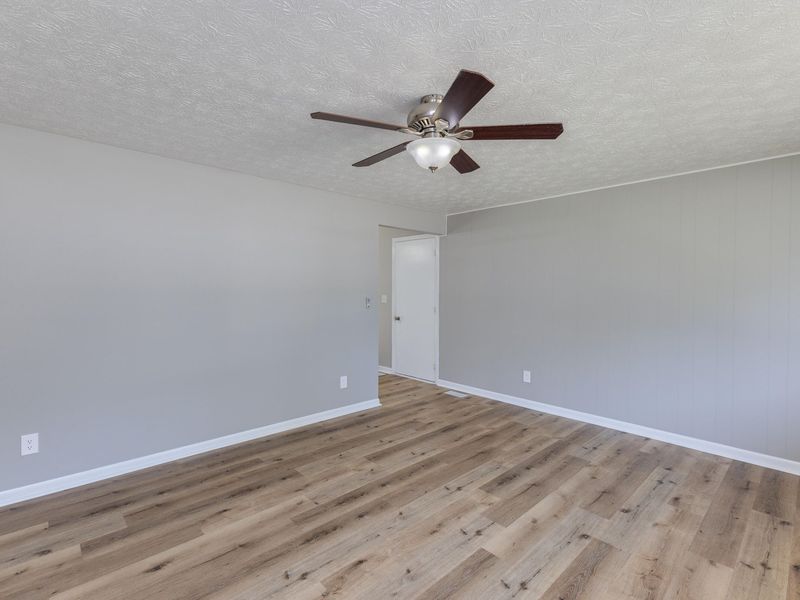 4900 Seville Drive, Englewood, OH 45322 Photo 3