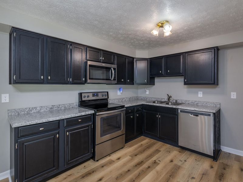 4900 Seville Drive, Englewood, OH 45322 Photo 7