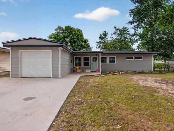 110 Mulberry Lane , Bartlesville, OK 74003